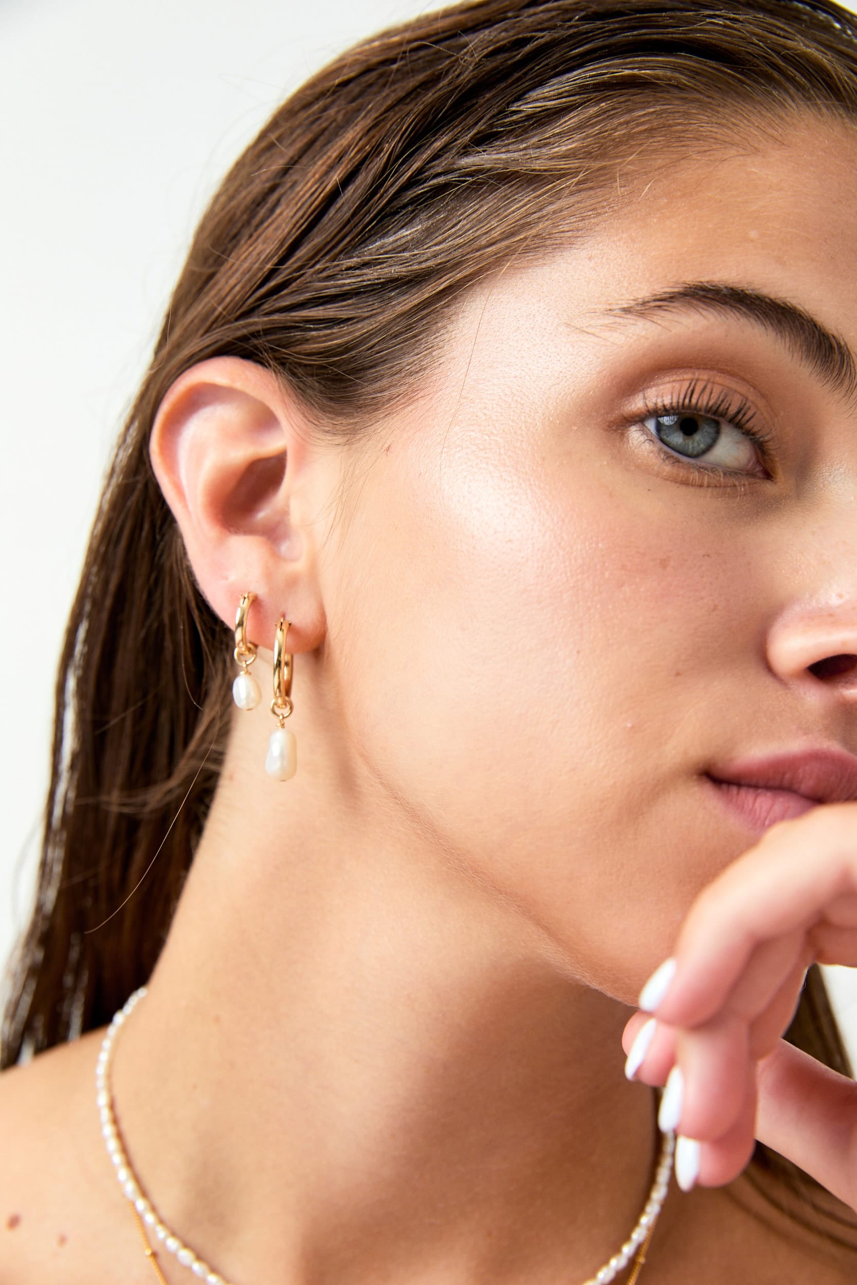 YULI GOLD M EARRINGS