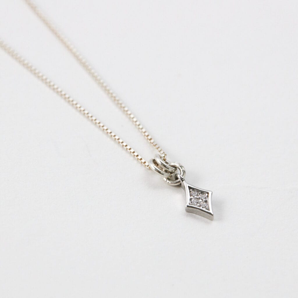 DAFFI SILVER NECKLACE