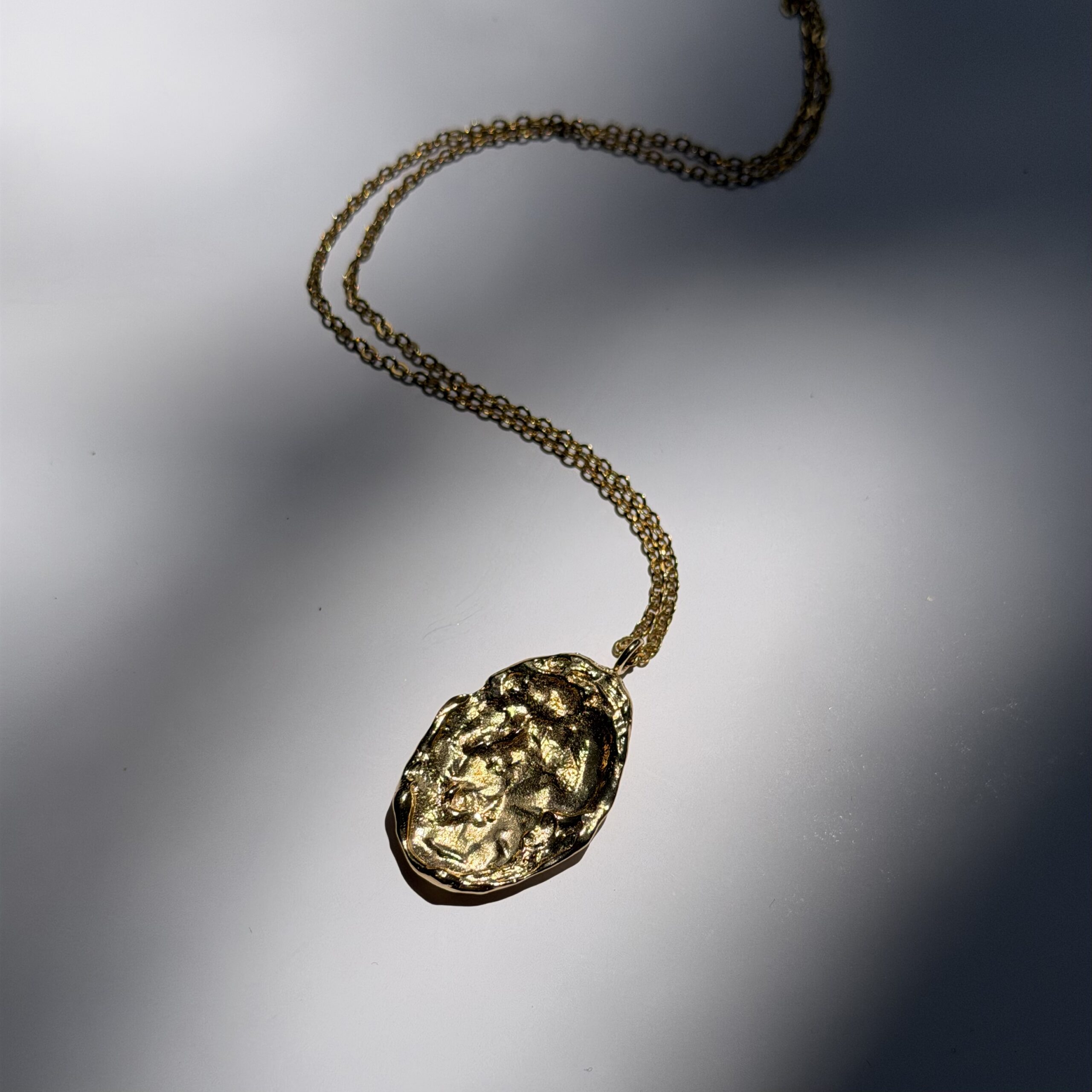 LYA GOLD NECKALCE